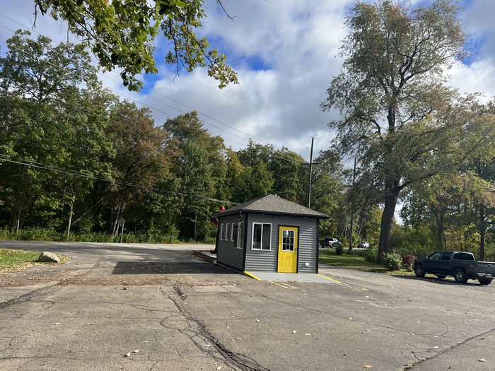 Rise and Grind (Coffee Pot, Bear Claw Coffee) - October 8 2023 (newer photo)